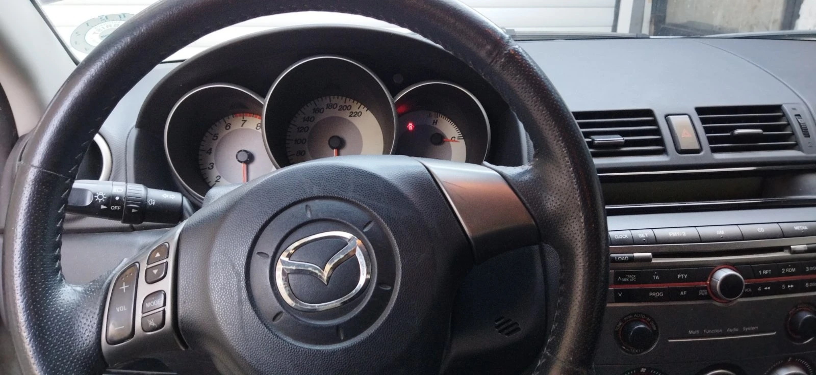 Mazda 3, снимка 11 - Автомобили и джипове - 53827542