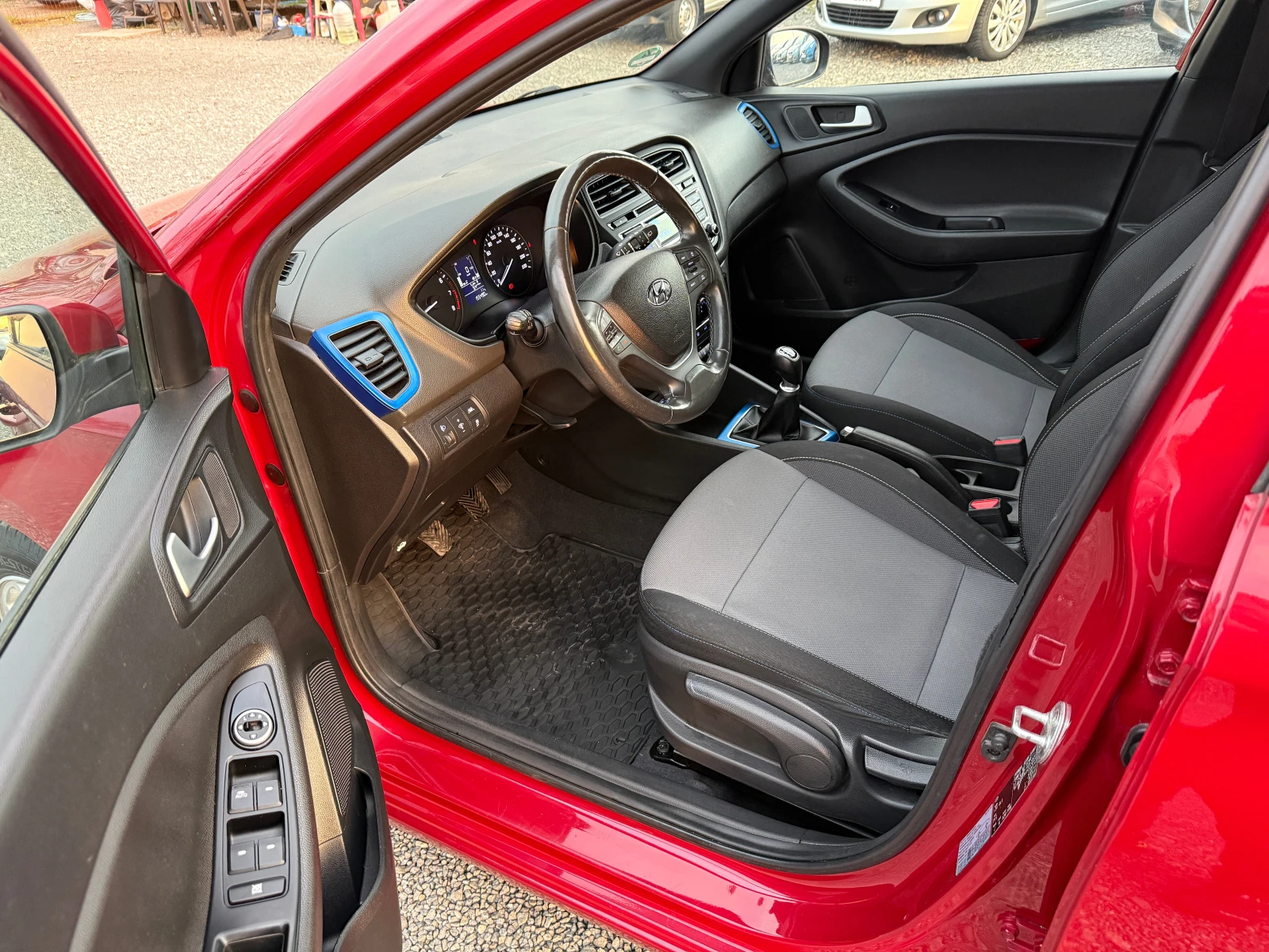 Hyundai I20 1.25 I - 84 к.с., снимка 14 - Автомобили и джипове - 53866131