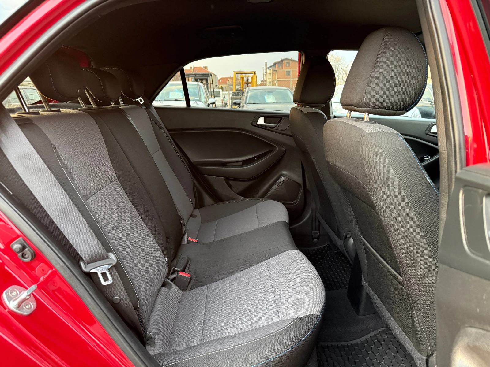 Hyundai I20 1.25 I - 84 к.с., снимка 12 - Автомобили и джипове - 53866131