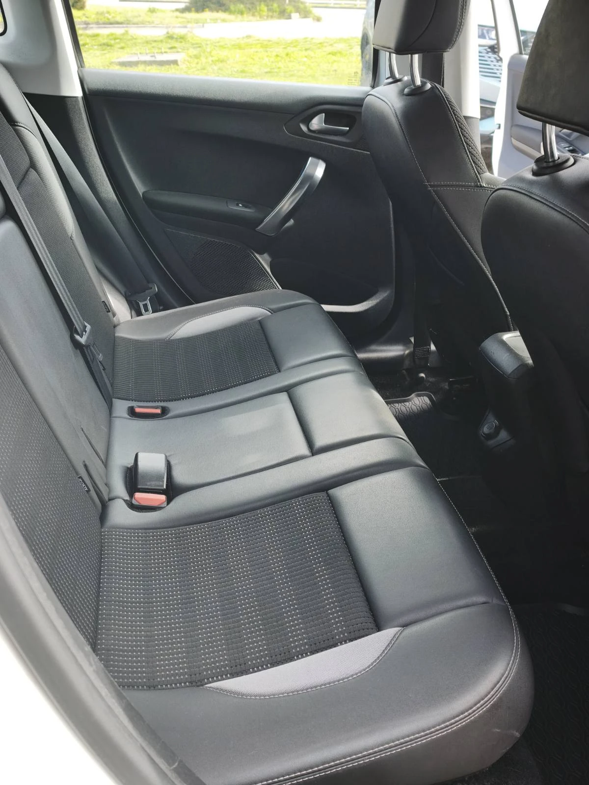 Peugeot 2008, снимка 6 - Автомобили и джипове - 54011673