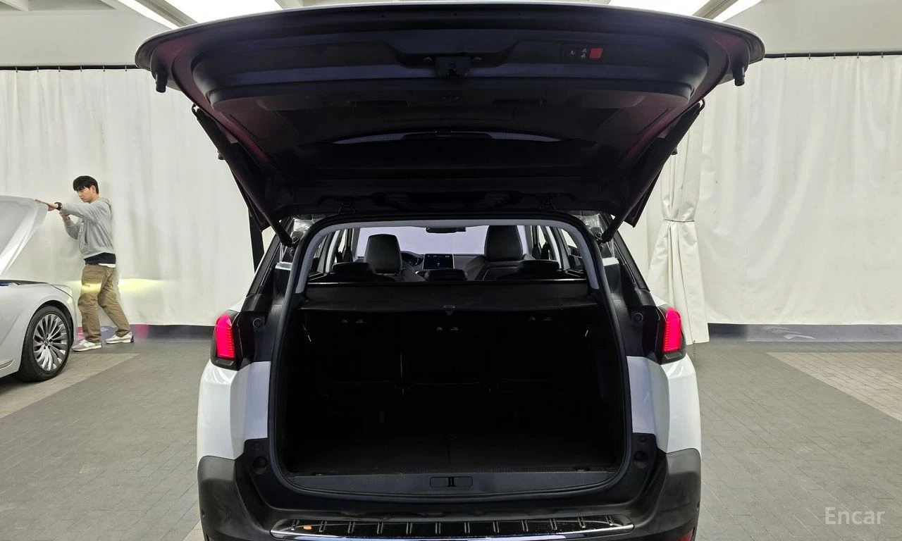 Peugeot 5008 * 1.5 BlueHDI* КОЖА* ПОДГРЕВ* LED* NAVI* , снимка 16 - Автомобили и джипове - 54595954