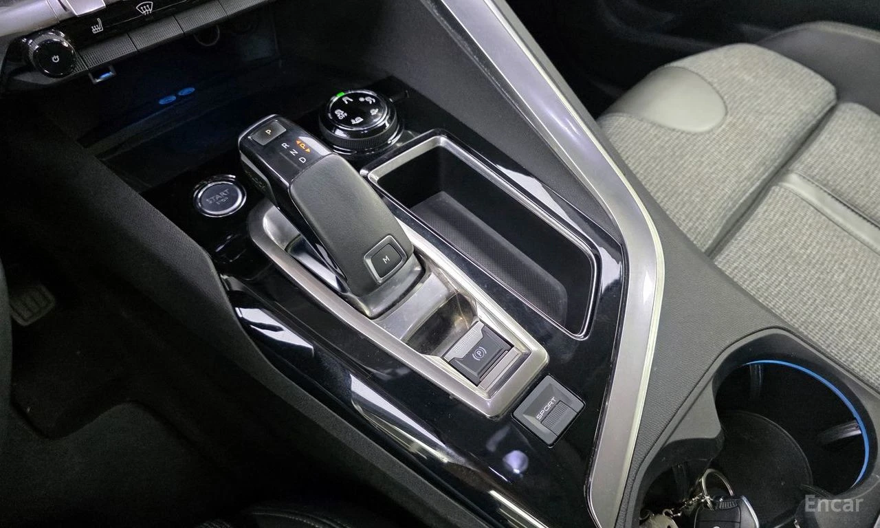 Peugeot 5008 * 1.5 BlueHDI* КОЖА* ПОДГРЕВ* LED* NAVI* , снимка 8 - Автомобили и джипове - 54595954