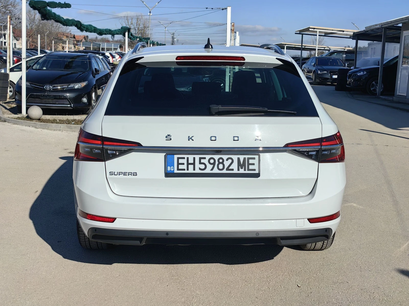 Skoda Superb FECE/4x4/200кс/90х.км/Швейцария/ПЪЛНА СЕРВ. ИСТ , снимка 7 - Автомобили и джипове - 54791478