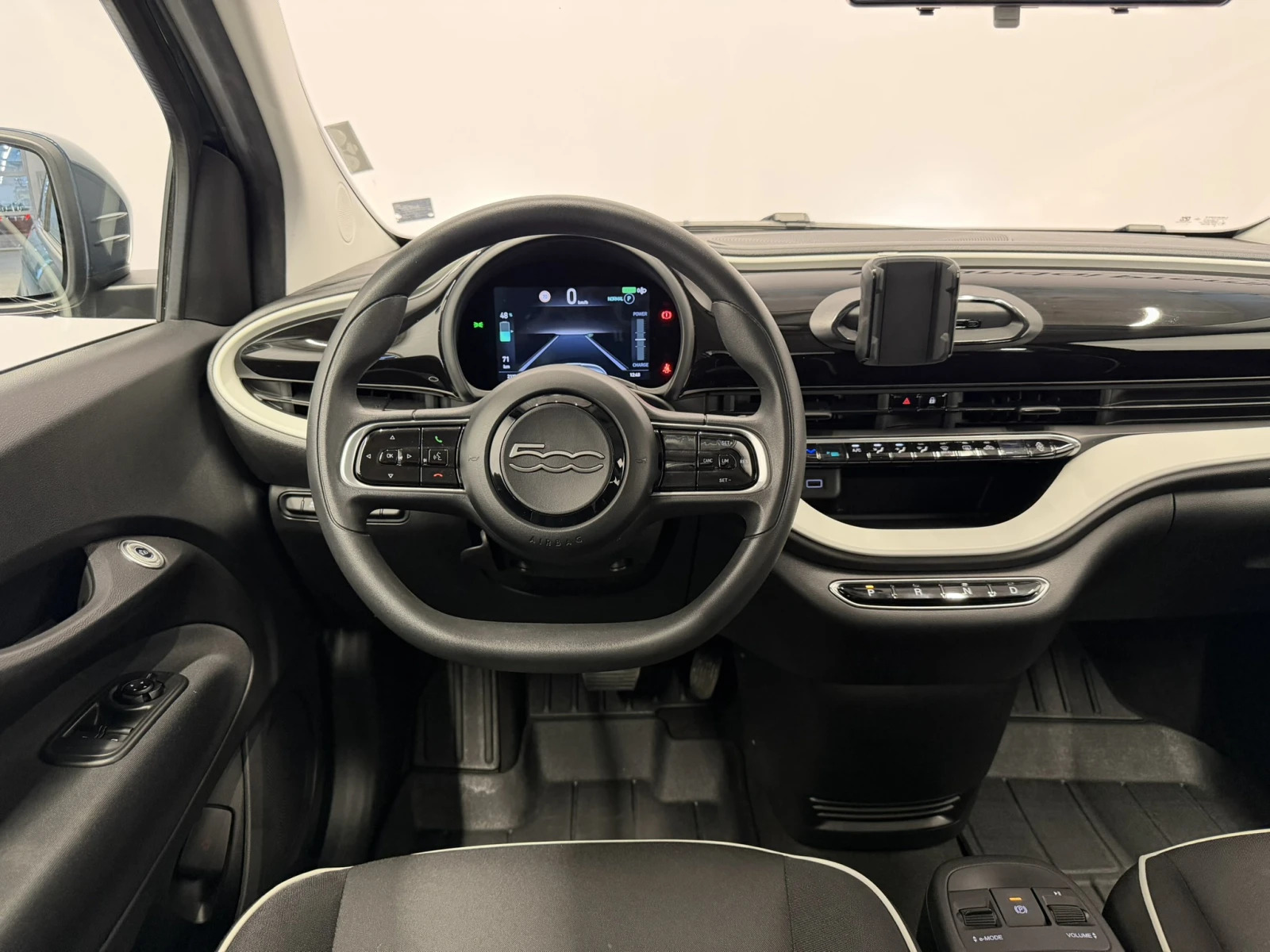 Fiat 500e, снимка 11 - Автомобили и джипове - 55056411