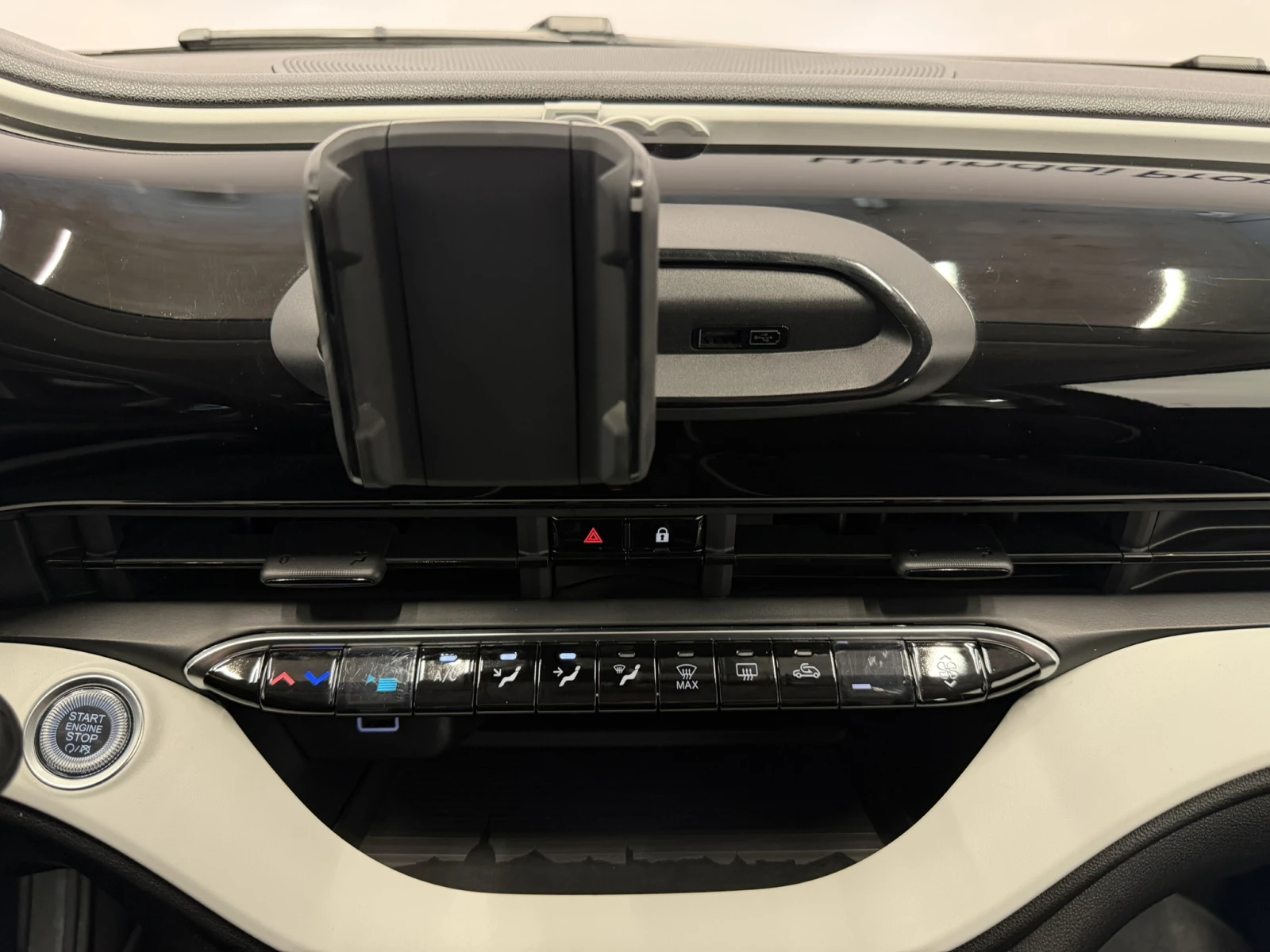 Fiat 500e, снимка 13 - Автомобили и джипове - 55056411