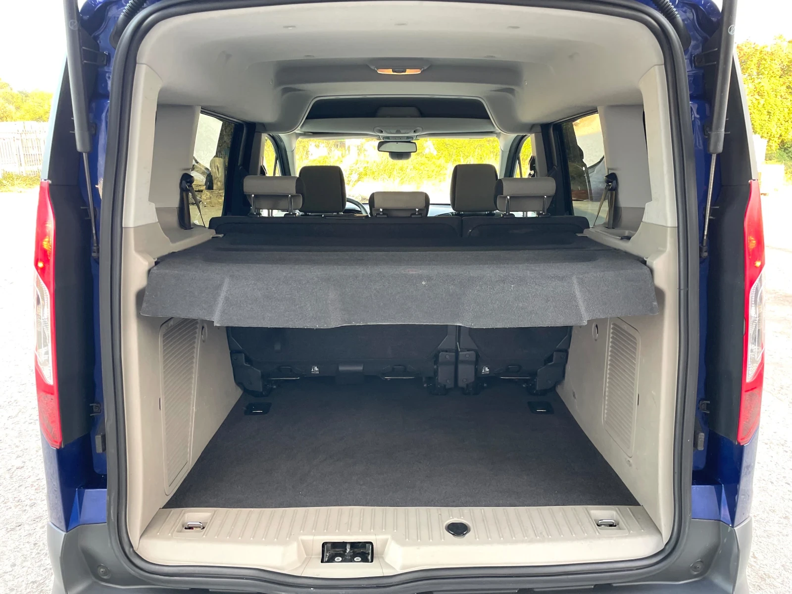 Ford Tourneo Connect 1.6 cdti 95hp , снимка 15 - Автомобили и джипове - 55532418