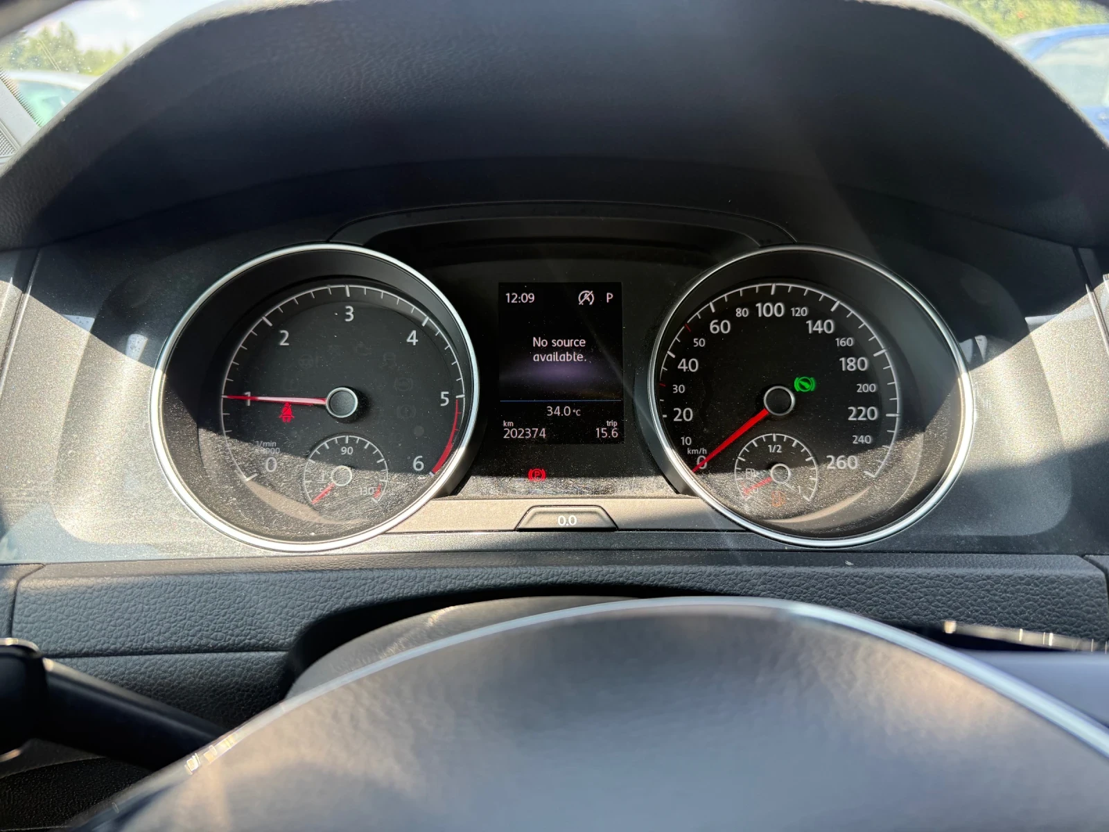 VW Golf 7.5 150hp DSG Дистроник, снимка 9 - Автомобили и джипове - 55652677