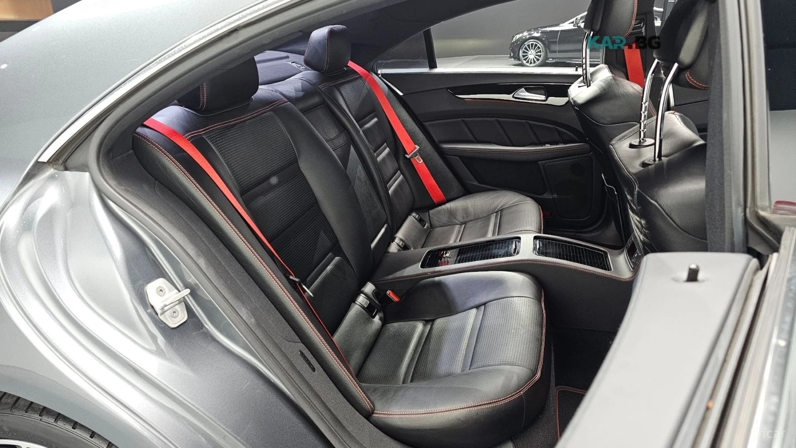 Mercedes-Benz CLS 400 AMG* 360* КОЖА* ОБДУХВ* НАВИ* ПАНО, снимка 9 - Автомобили и джипове - 56055933