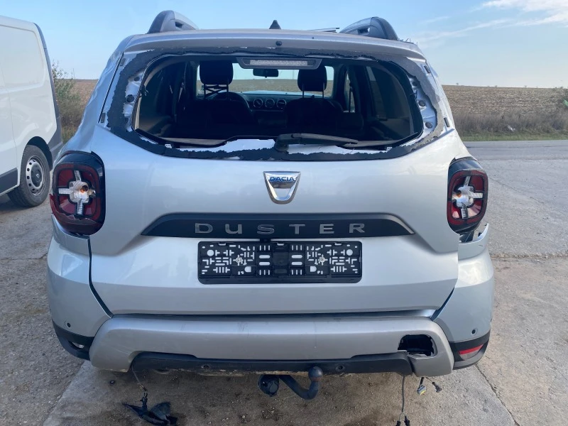 Dacia Duster 1.5 DCI 4x4, снимка 5 - Автомобили и джипове - 42436121