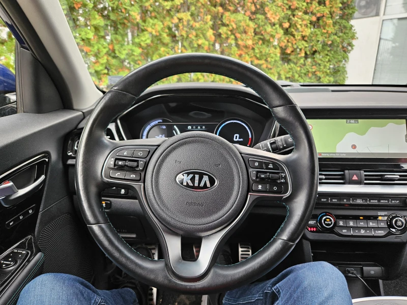 Kia Niro 64 kWh, снимка 6 - Автомобили и джипове - 47547619