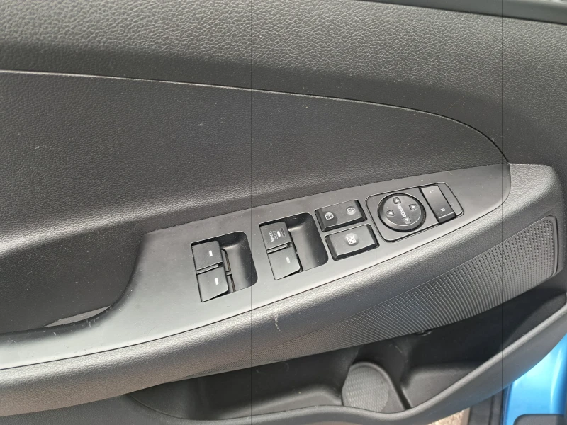 Hyundai Tucson 1.6I-БЕНЗИН, снимка 11 - Автомобили и джипове - 52098359