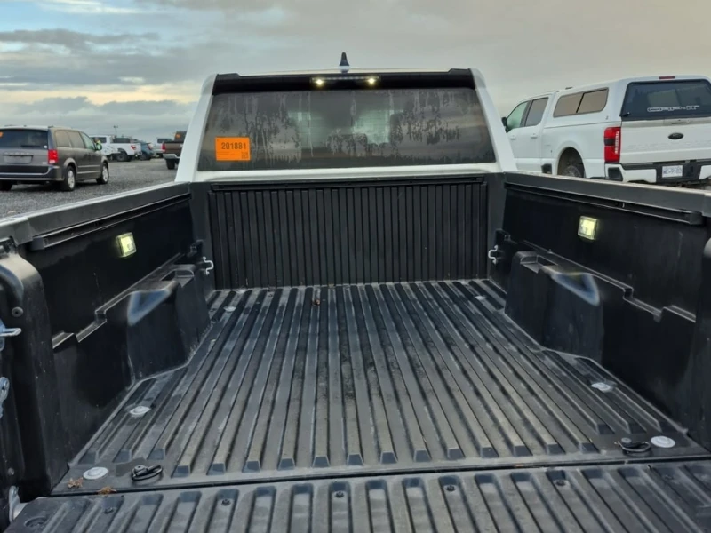 Toyota Tacoma * SR5 CREW CAB STD BED * CARFAX * БЕЗ ПЪРВОНАЧАЛНА, снимка 13 - Автомобили и джипове - 52990847