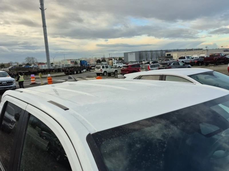 Toyota Tacoma * SR5 CREW CAB STD BED * CARFAX * БЕЗ ПЪРВОНАЧАЛНА, снимка 16 - Автомобили и джипове - 52990847