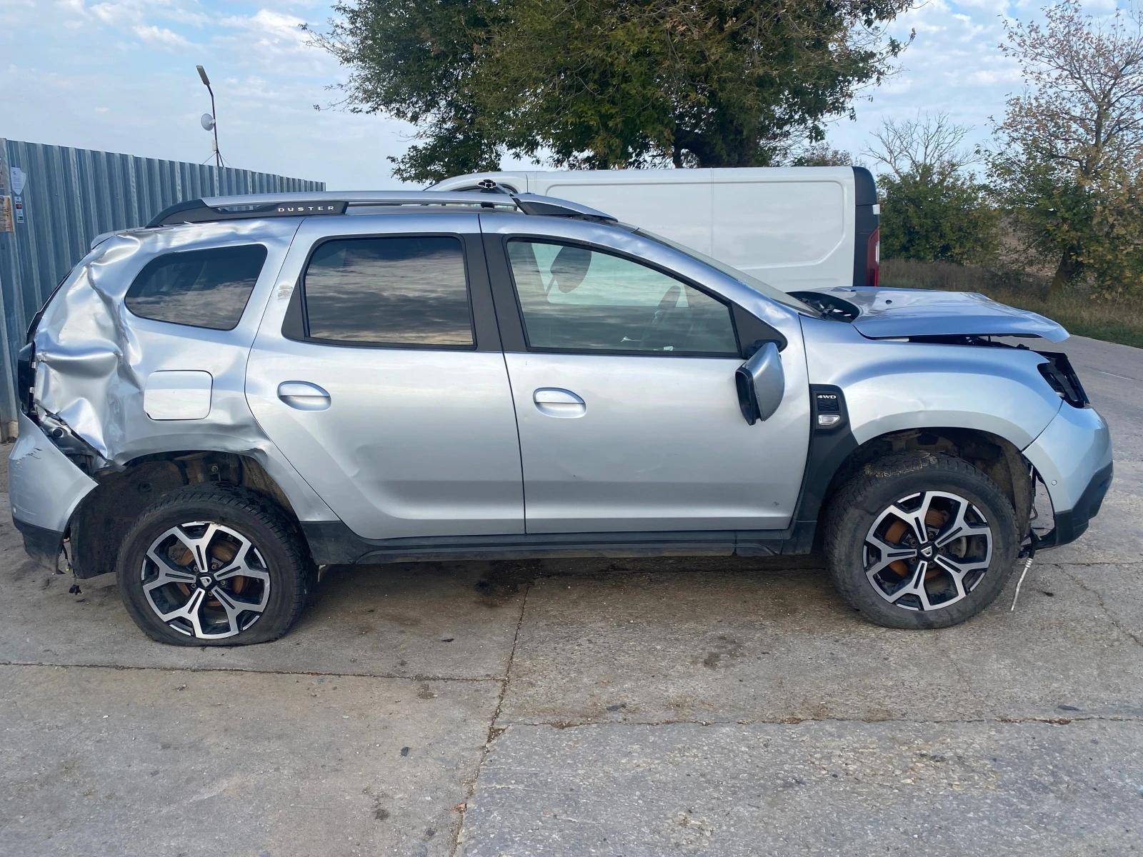 Dacia Duster 1.5 DCI 4x4 - изображение 3