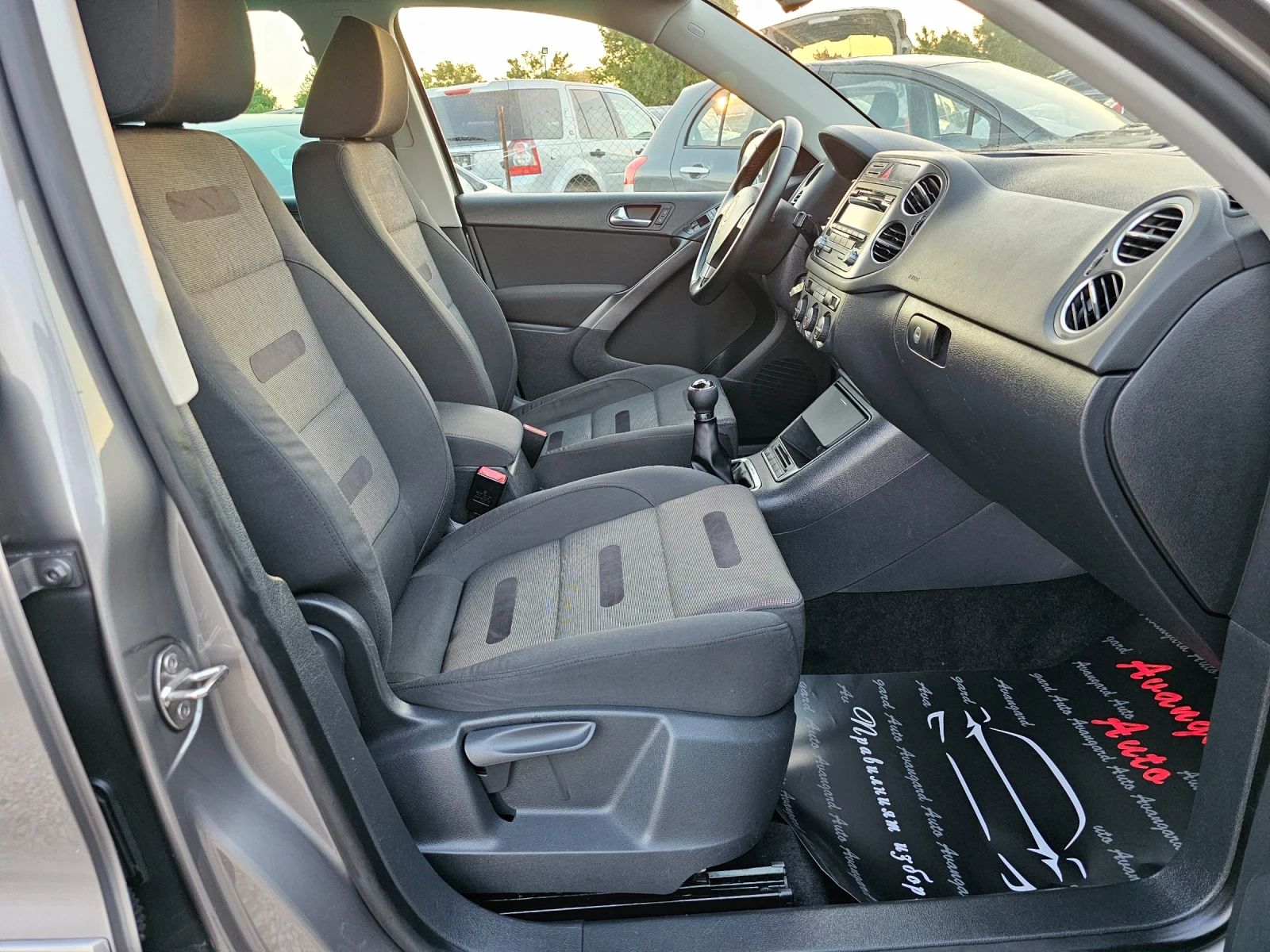 VW Tiguan 2.0TDI, 4х4  - изображение 9