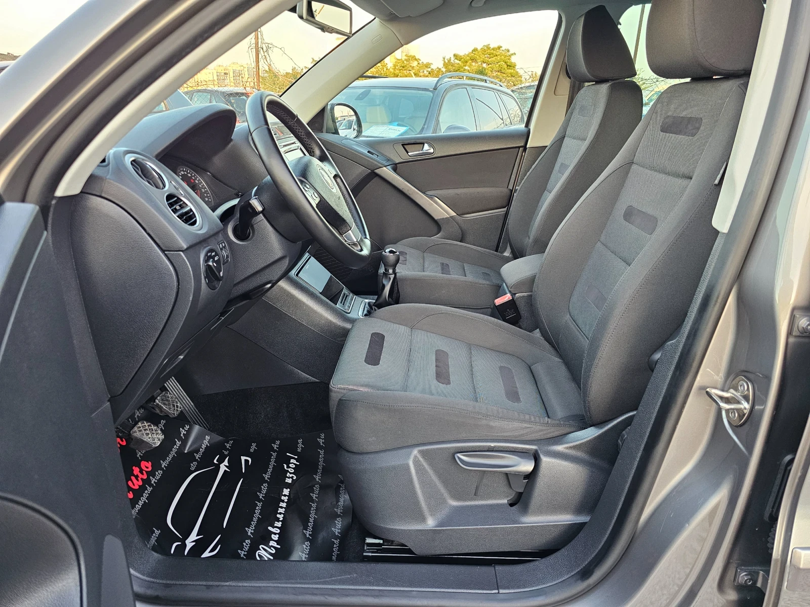 VW Tiguan 2.0TDI, 4х4  - изображение 8