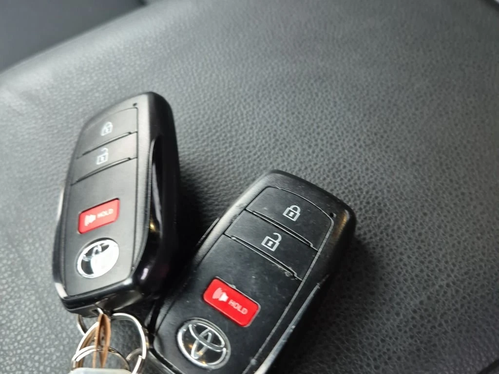 Toyota Tacoma * SR5 CREW CAB STD BED * CARFAX * ��� ������������ | Mobile.bg � ����������� 8