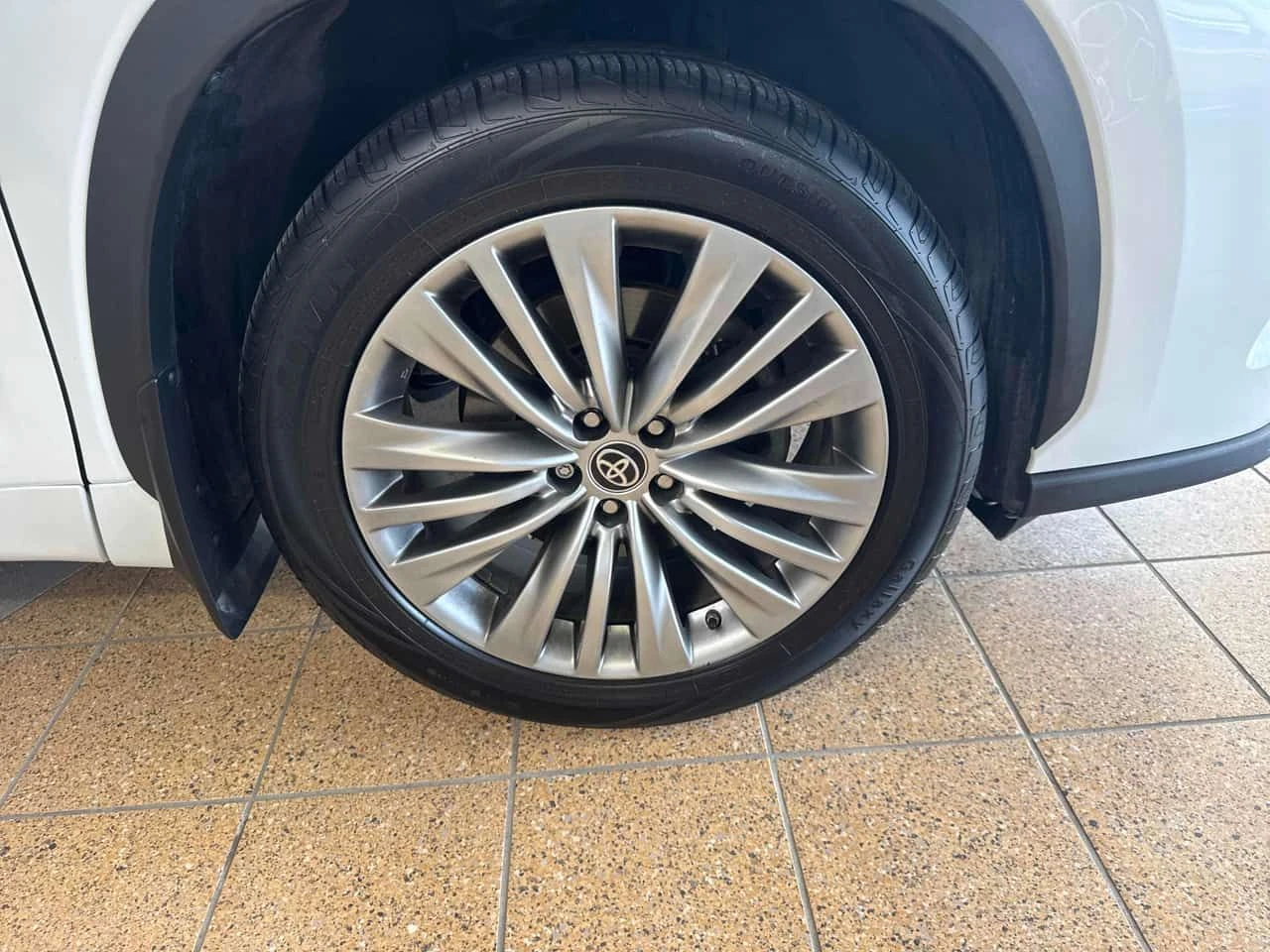 Toyota Highlander * AWD * CARFAX * ��������� * 360 ������ *  | Mobile.bg � ����������� 7