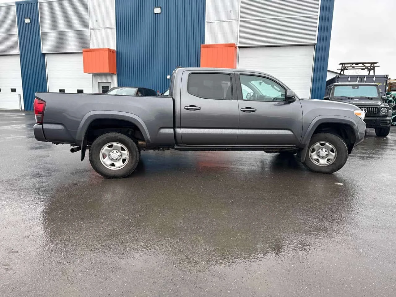 Toyota Tacoma * 4x4 Double Cab Auto * CARFAX * ЦЕНА ДО БГ, снимка 4 - Автомобили и джипове - 54079903