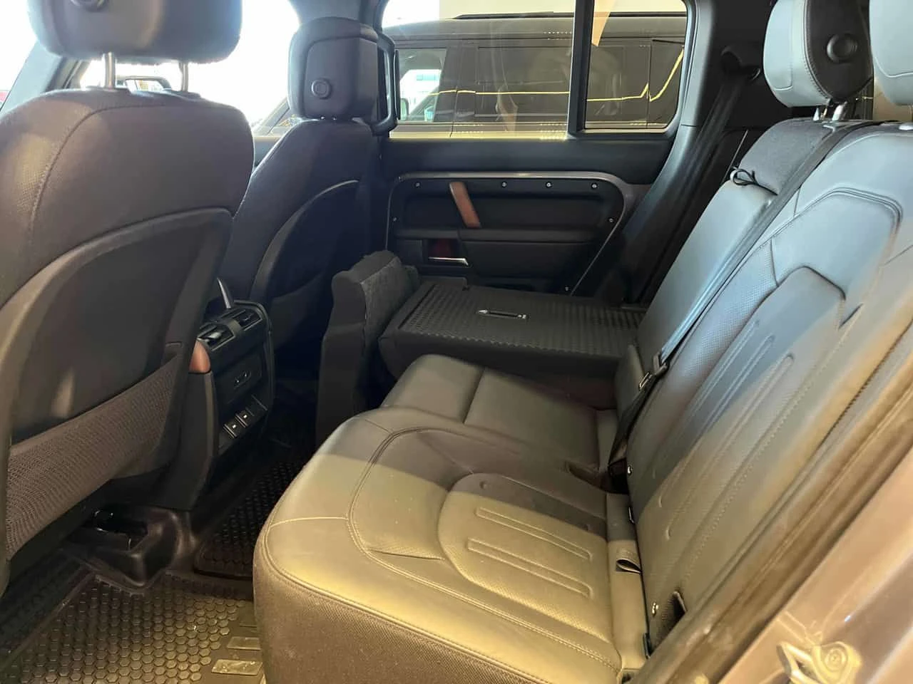 Land Rover Defender * X * PANO* KEYLESS* ПОДГРЕВ* , снимка 11 - Автомобили и джипове - 54203683