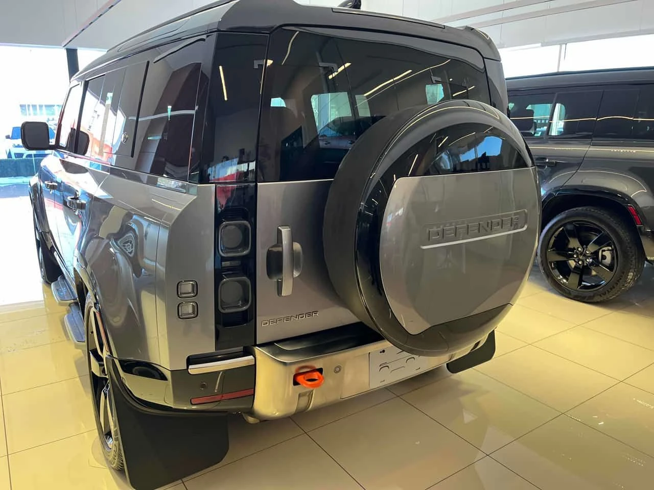 Land Rover Defender * X * PANO* KEYLESS* ПОДГРЕВ* , снимка 4 - Автомобили и джипове - 54203683