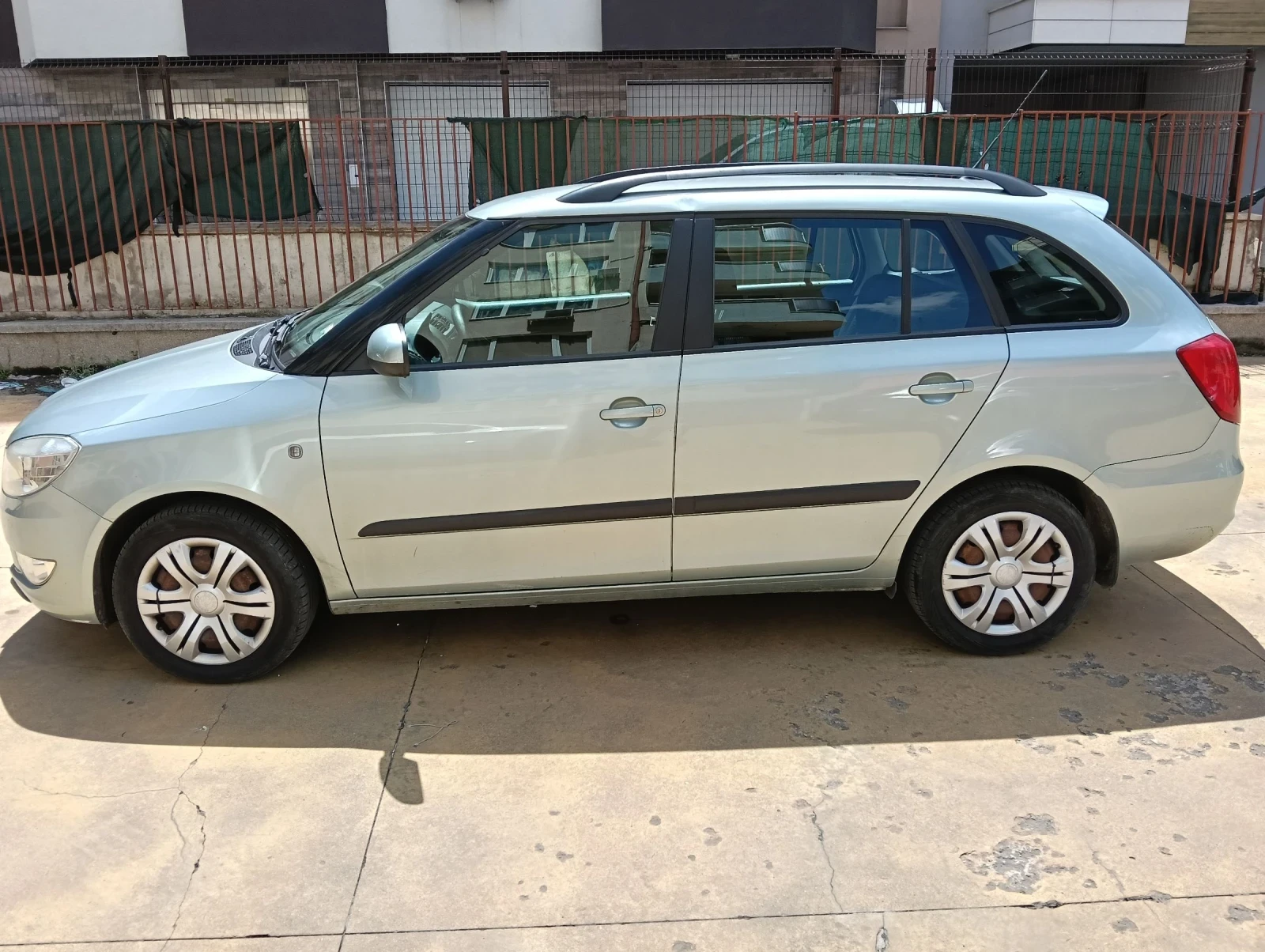 Skoda Fabia Комби, снимка 3 - Автомобили и джипове - 54666556