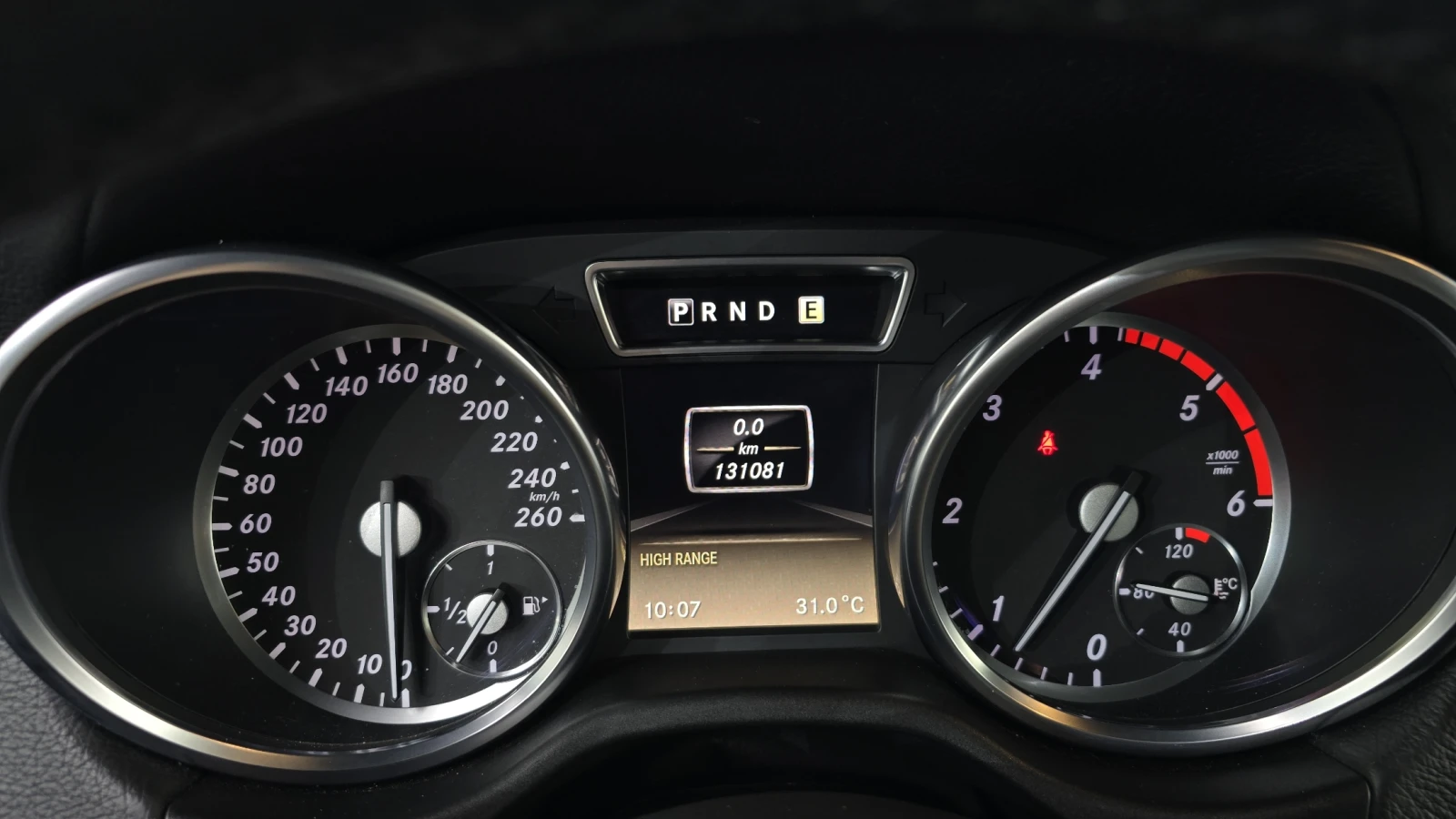 Mercedes-Benz G 350 ПОДГРЕВ ВОЛАН* ЛЮК* КРАЙНА ЦЕНА, снимка 8 - Автомобили и джипове - 55496190