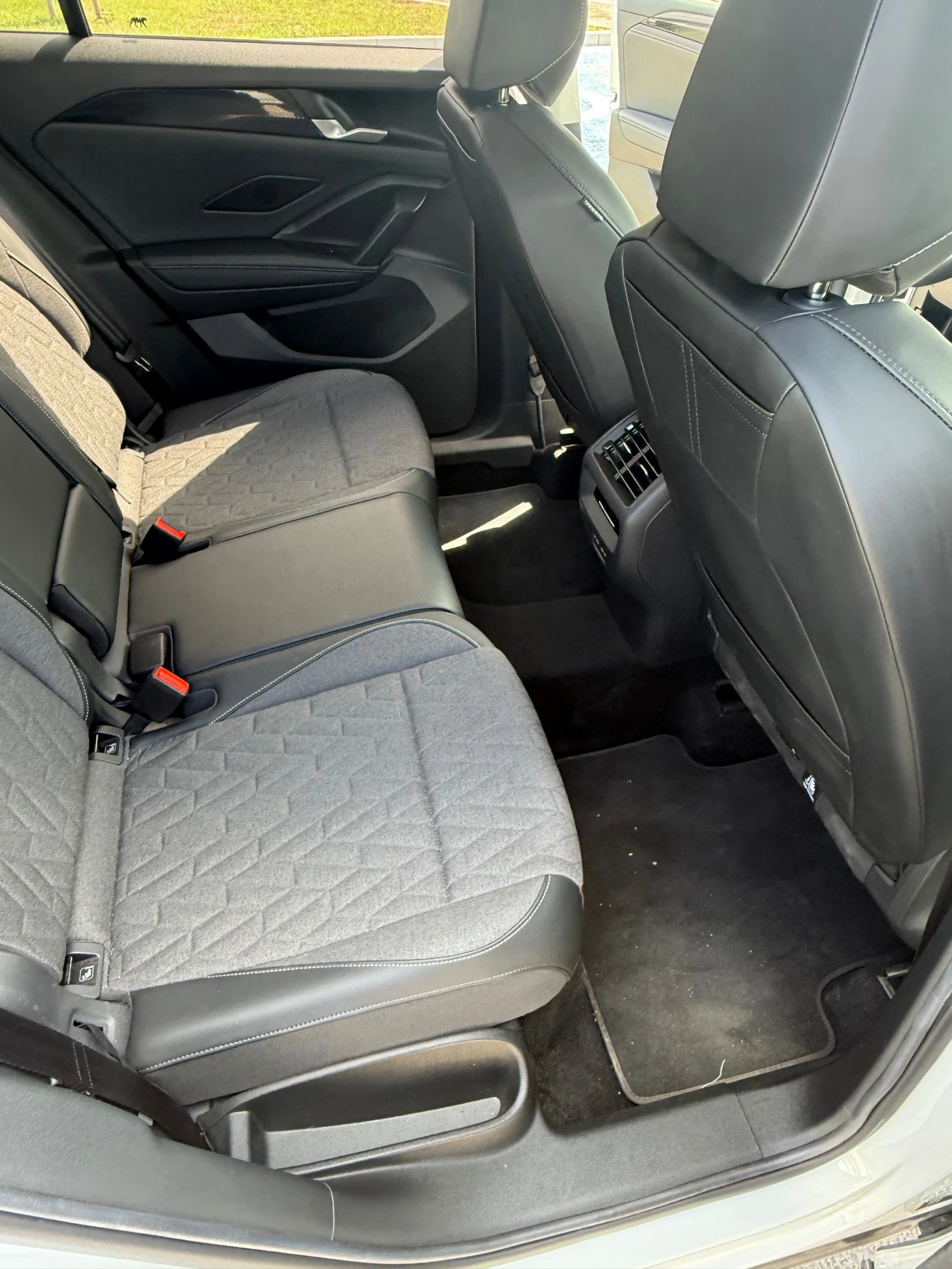 VW Tiguan 2.0 TDI АВТОМАТ, снимка 9 - Автомобили и джипове - 55874496