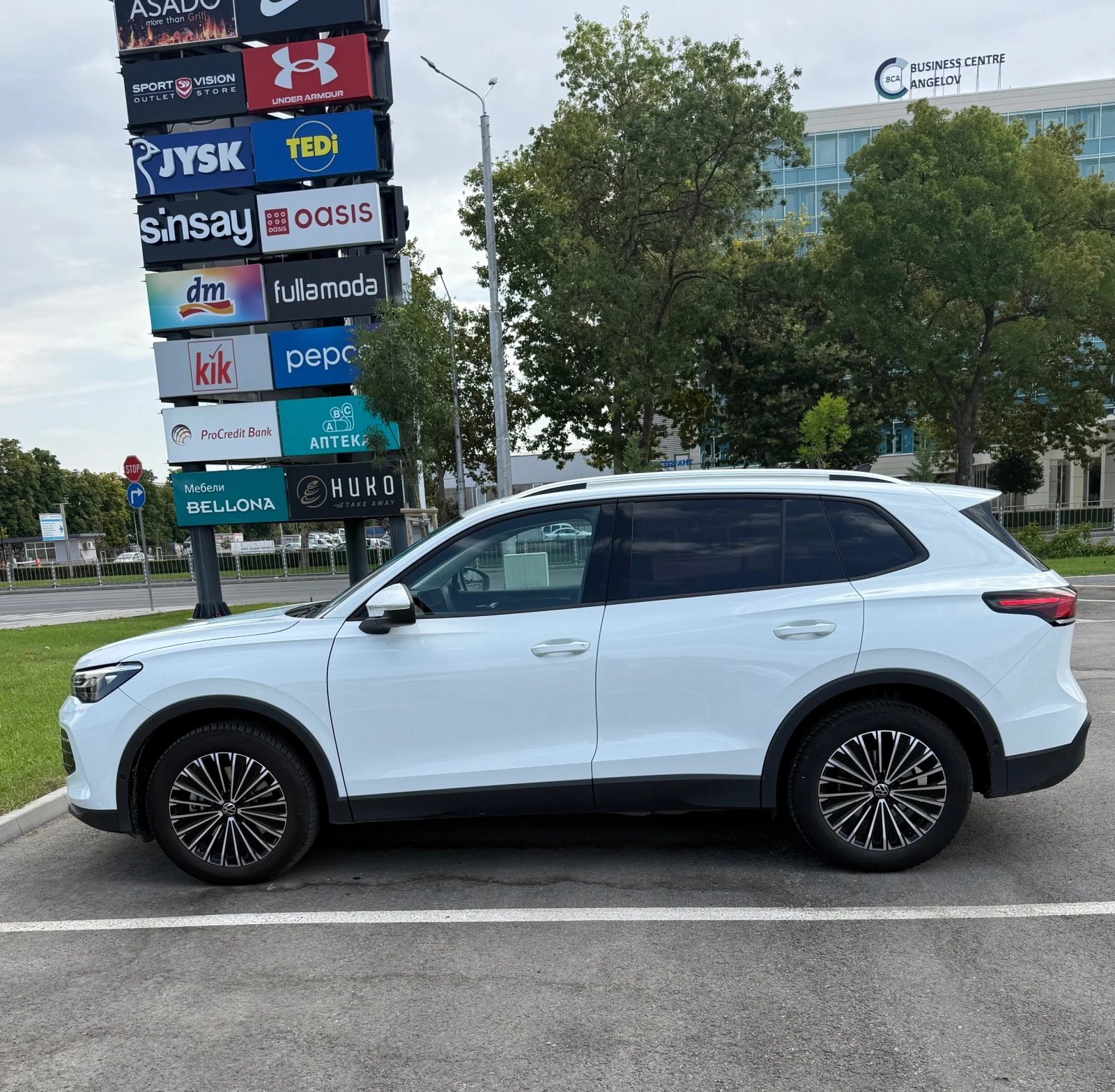 VW Tiguan 2.0 TDI АВТОМАТ, снимка 6 - Автомобили и джипове - 55874496