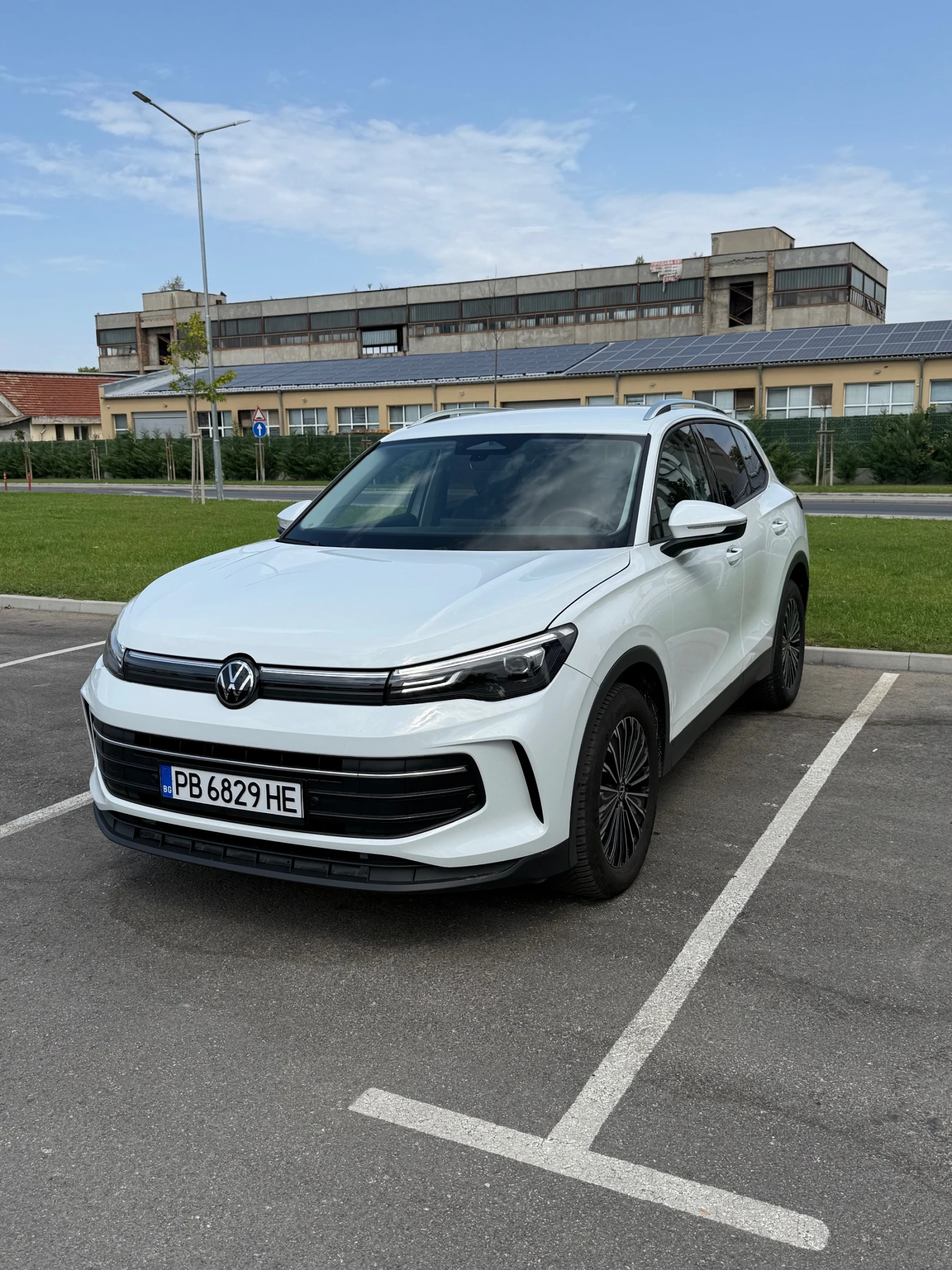 VW Tiguan 2.0 TDI АВТОМАТ, снимка 2 - Автомобили и джипове - 55874496