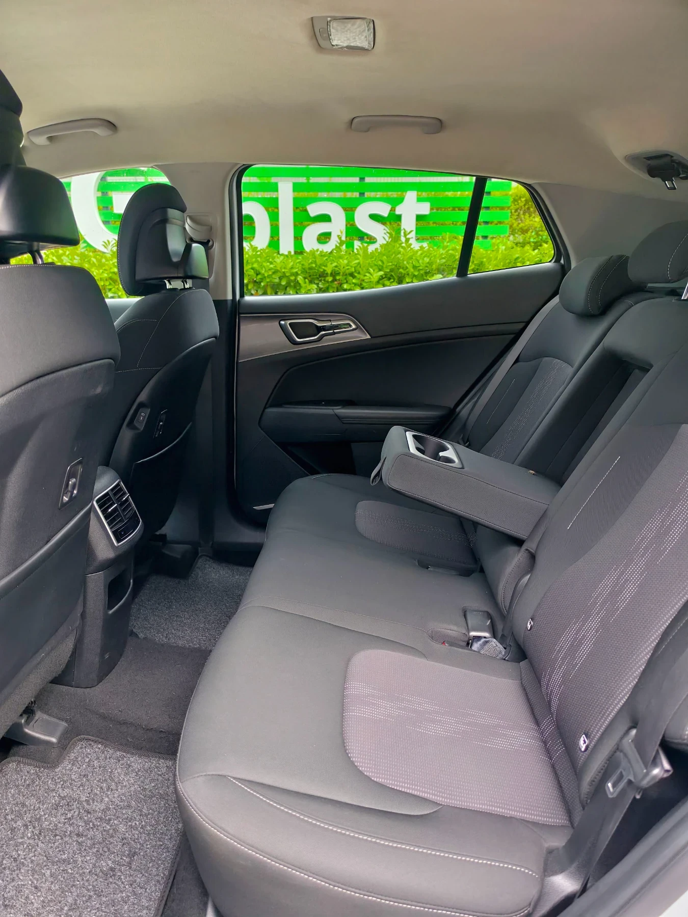 Kia Sportage 1.6D.HYBRID, снимка 11 - Автомобили и джипове - 56193771
