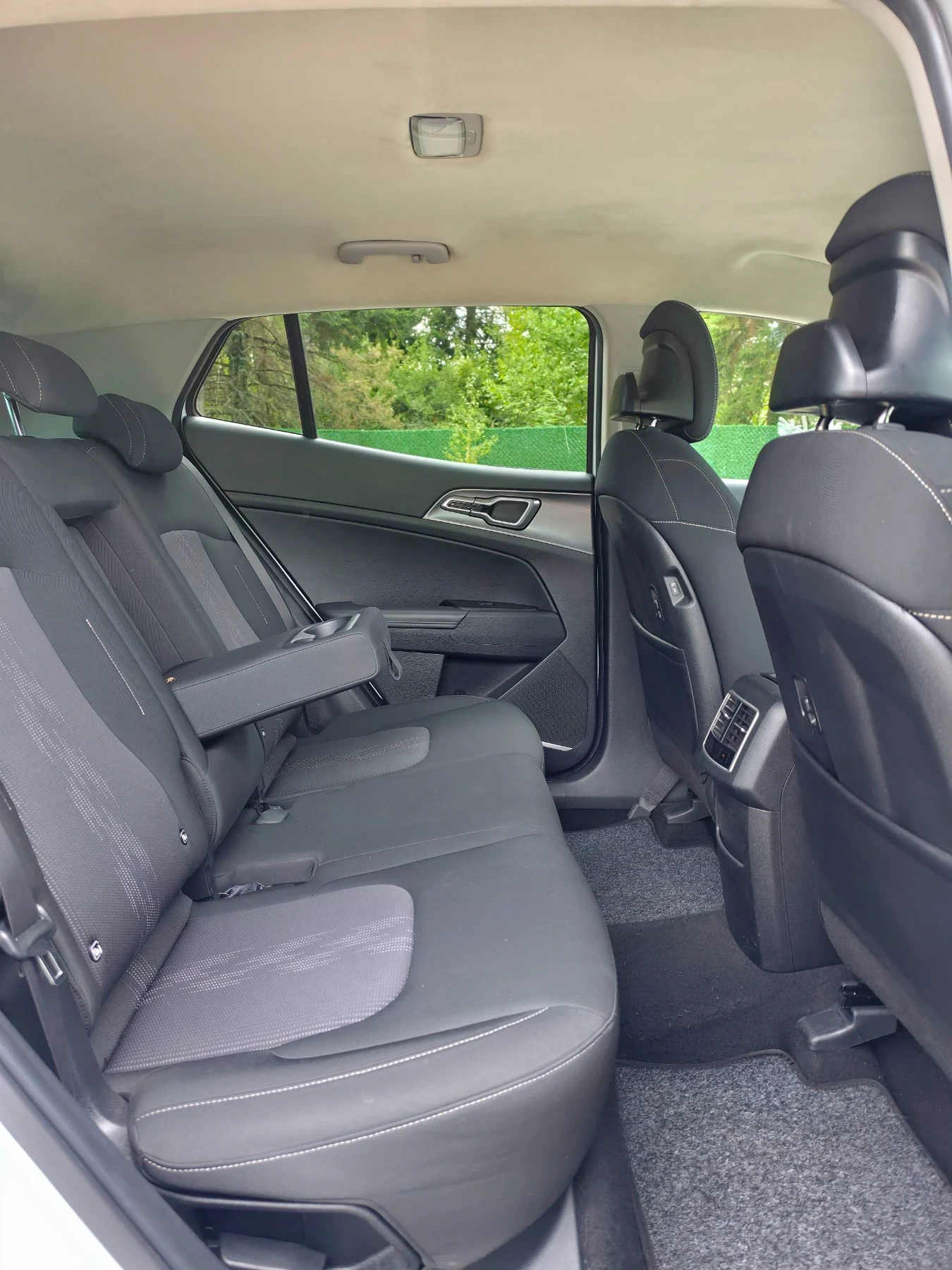 Kia Sportage 1.6D.HYBRID, снимка 10 - Автомобили и джипове - 56193771