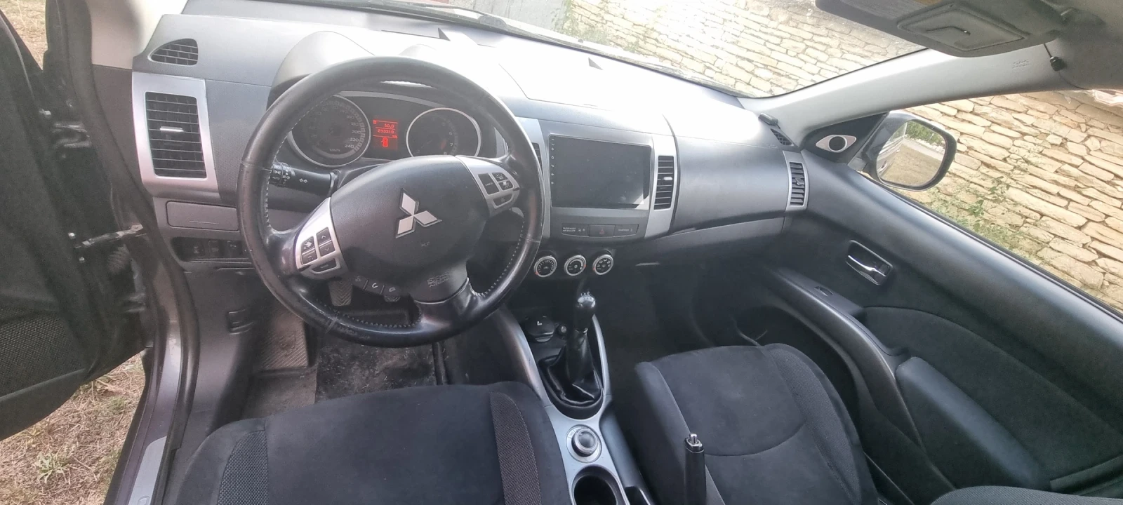 Mitsubishi Outlander, снимка 11 - Автомобили и джипове - 56261260