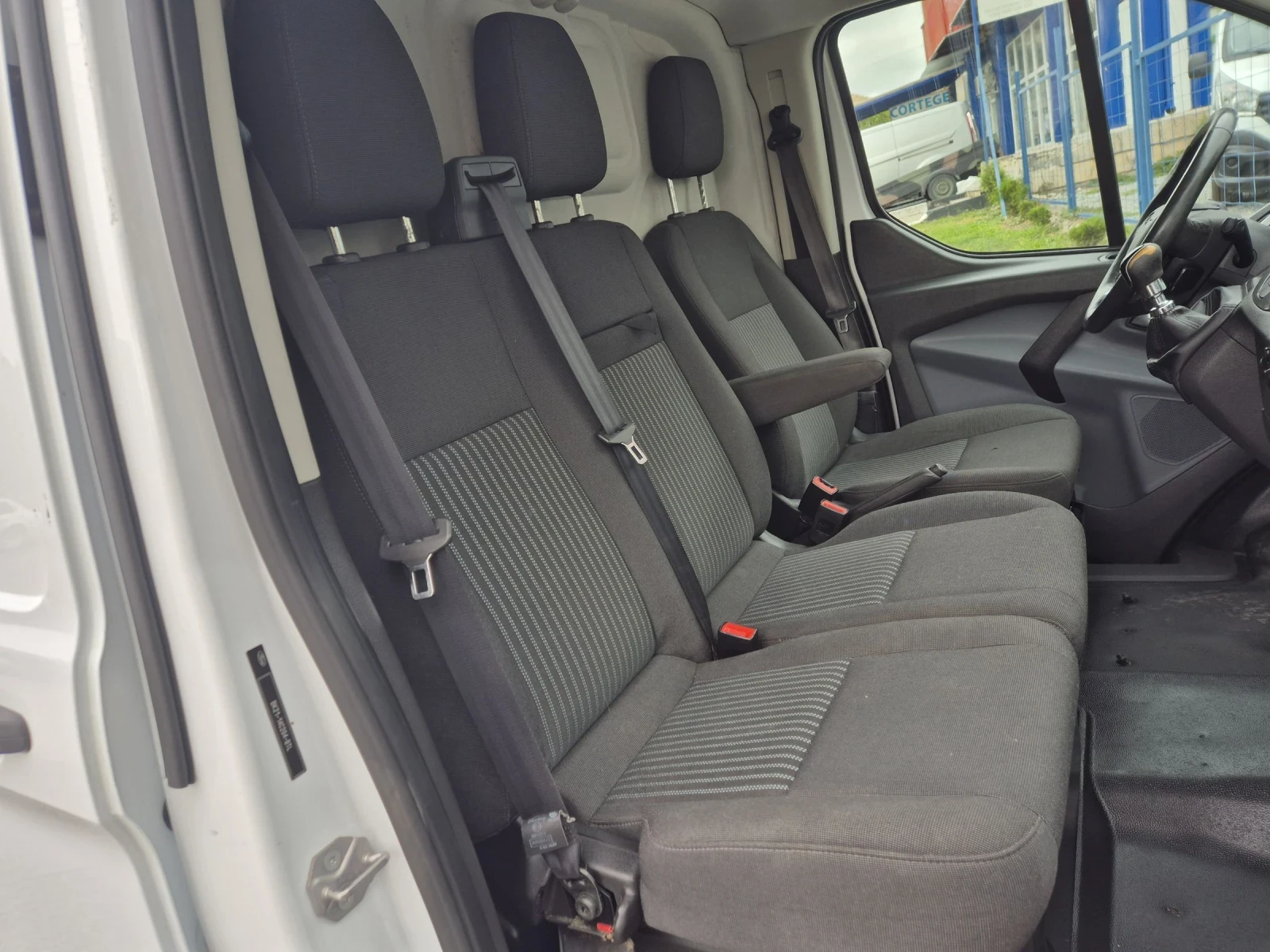 Ford Transit 2.2  92KW - изображение 10