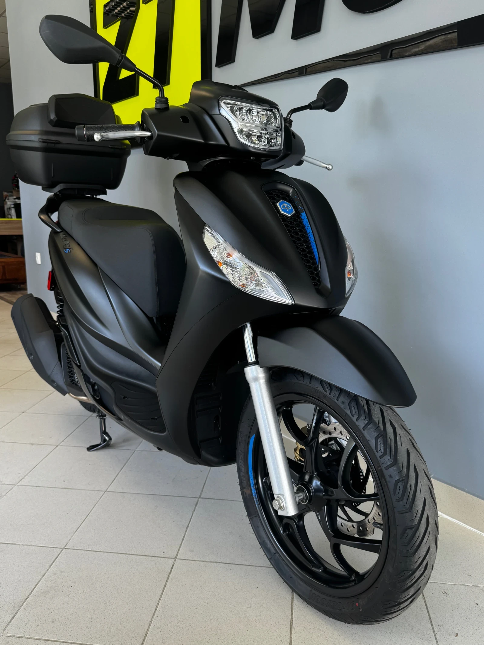 Piaggio Medley S 200i на 1044км в гаранция !, снимка 2 - Мотоциклети и мототехника - 54518830