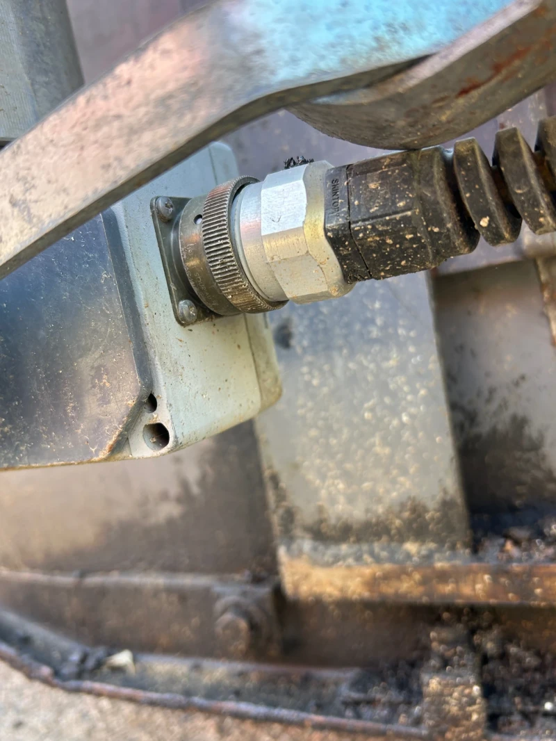 Асфалтополагаща машина Друга марка, снимка 3 - Индустриална техника - 52301295