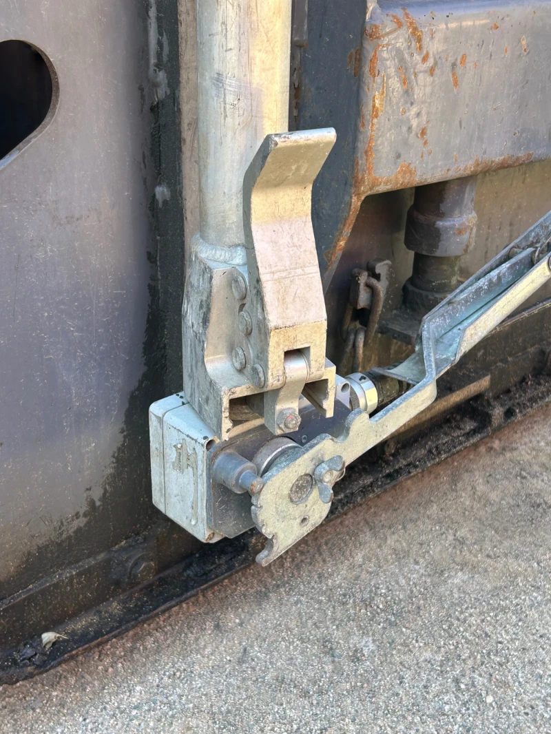 Асфалтополагаща машина Друга марка