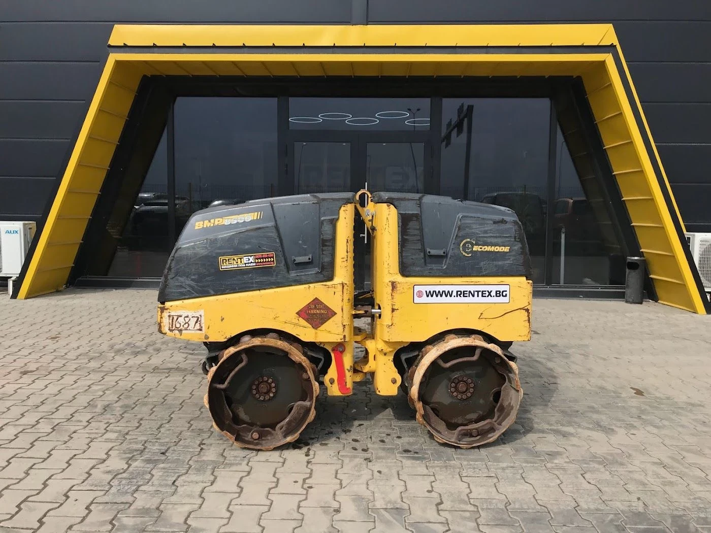 Валяк BOMAG BMP8500 1600 кг., 2014 г., снимка 8 - Индустриална техника - 56708920