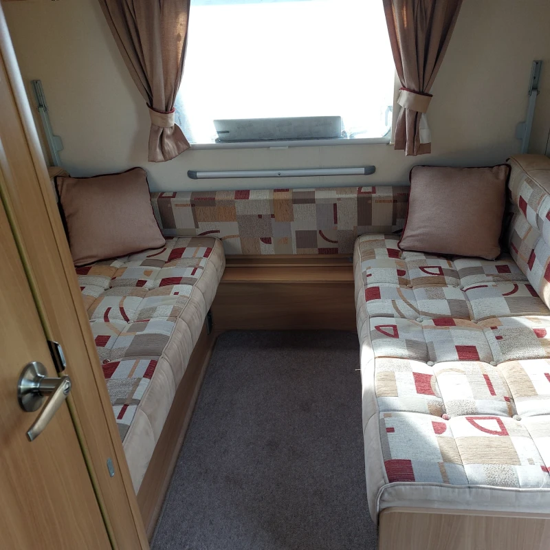 Каравана Swift Fairway , снимка 6 - Каравани и кемпери - 52400256