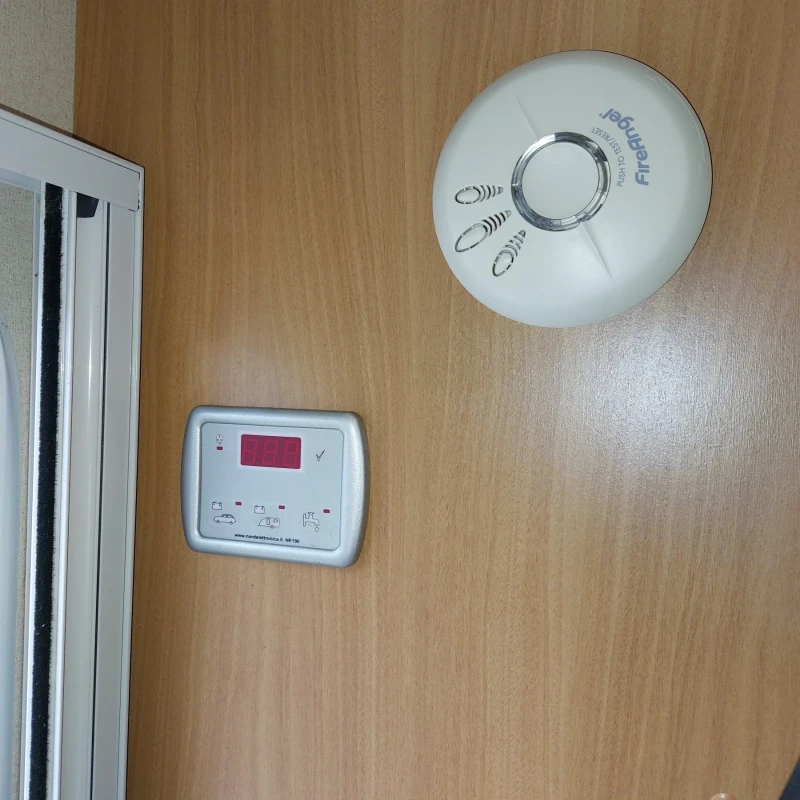 Каравана Swift Fairway , снимка 13 - Каравани и кемпери - 52400256