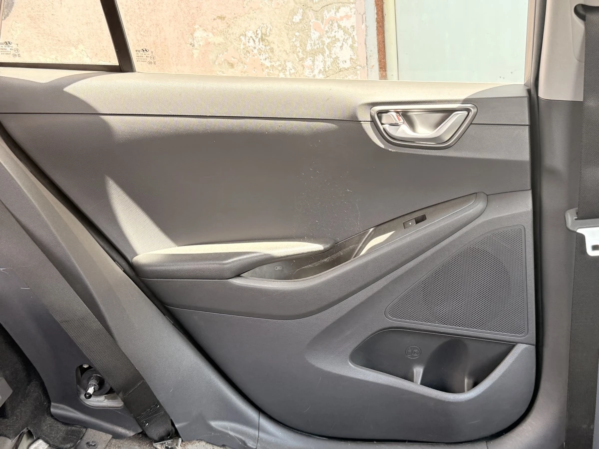 Кора на задна лява врата Hyundai Ioniq 2021 Electric 83301-G7500 n228