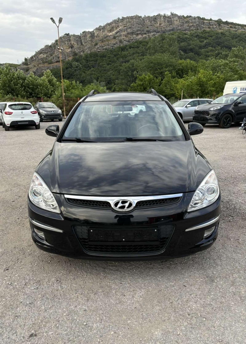 Hyundai I30 1.6 I КАТО НОВА, снимка 8 - Автомобили и джипове - 46461803