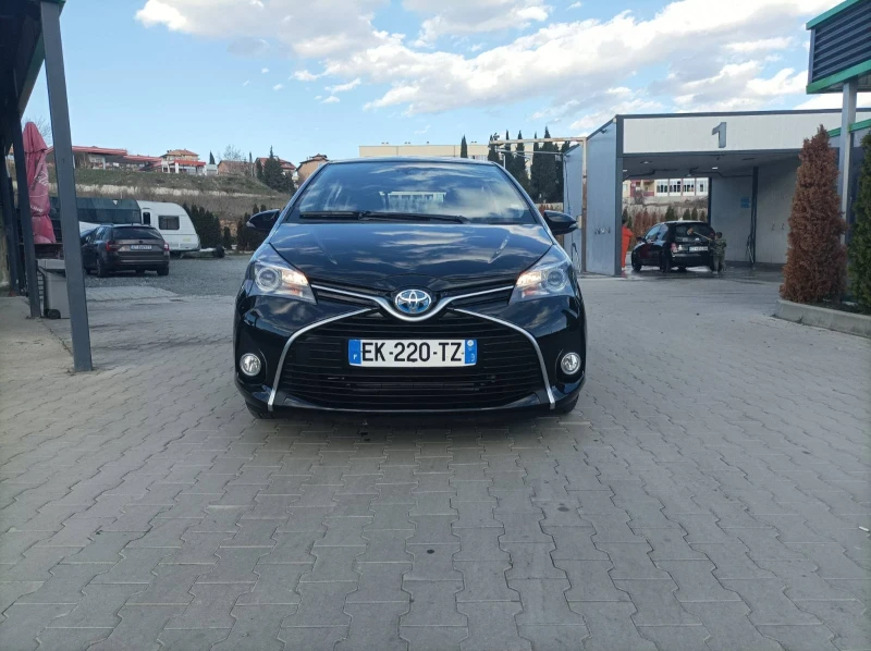 Toyota Yaris Toyota Yaris Hybrid 1.5 Бинзин Автомат 38 000 км , снимка 1 - Автомобили и джипове - 48625291