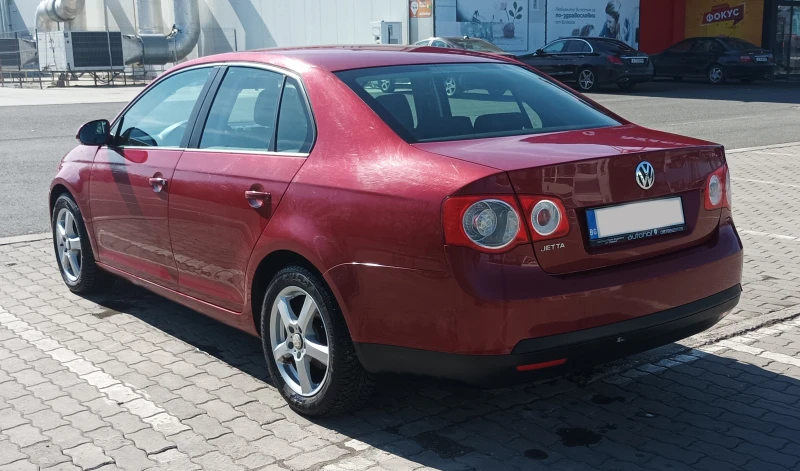 VW Jetta, снимка 9 - Автомобили и джипове - 49388079