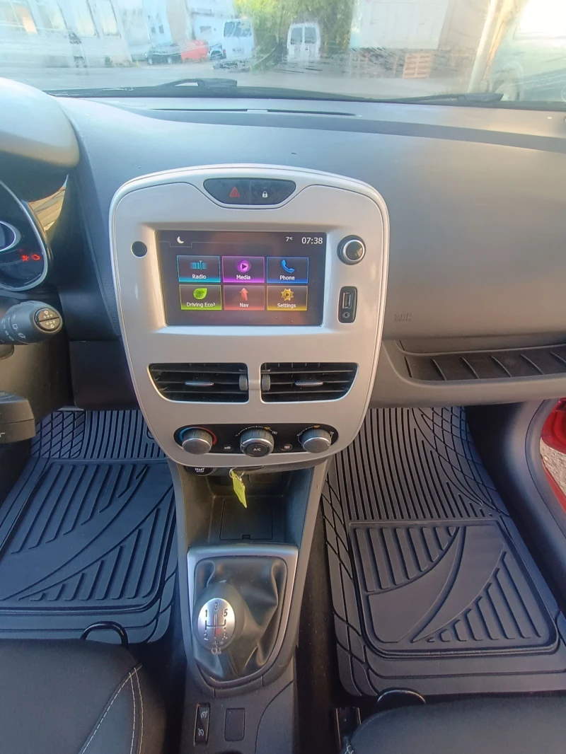 Renault Clio 1.2 75hp Euro 6 , снимка 13 - Автомобили и джипове - 50211024