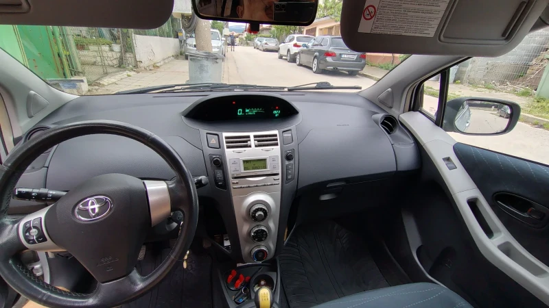 Toyota Yaris 1.4 D4D, снимка 10 - Автомобили и джипове - 51754614