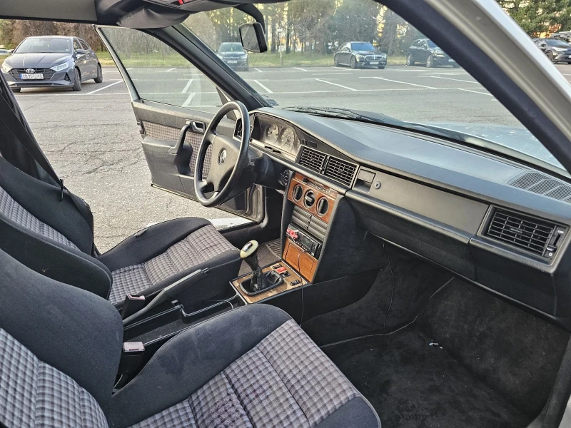 Mercedes-Benz 190 1.8, снимка 6 - Автомобили и джипове - 51900322
