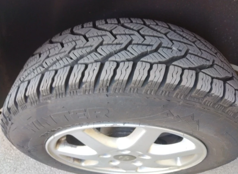 VW Caddy, снимка 5 - Автомобили и джипове - 52381730