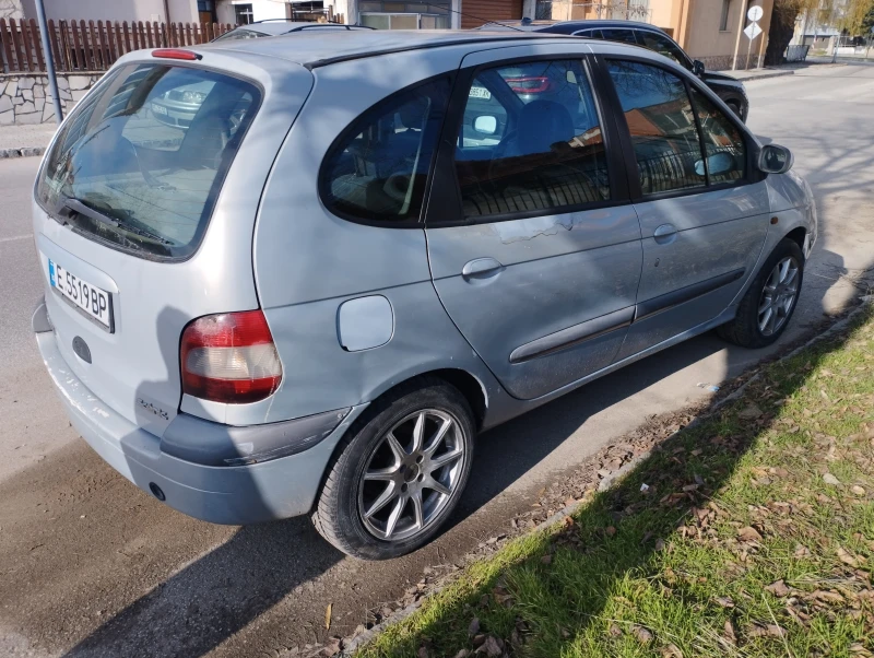Renault Scenic 1.6 газ бензин , снимка 4 - Автомобили и джипове - 52718171