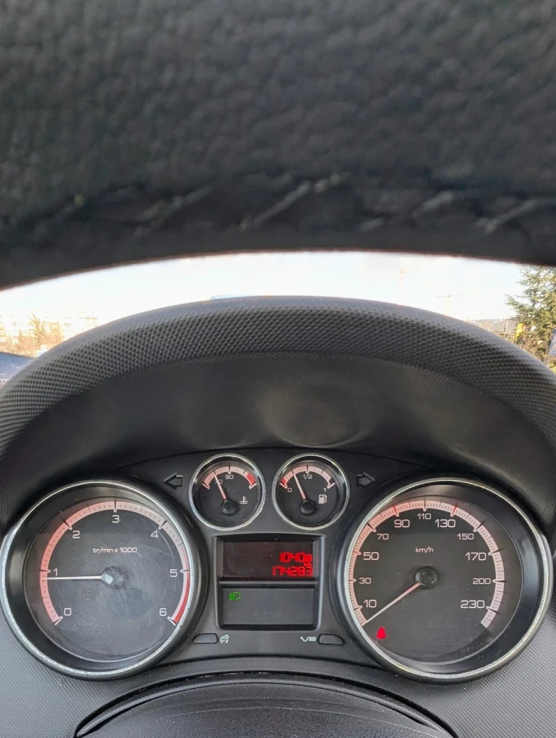 Peugeot 308 1.6 HDi Business комби, снимка 10 - Автомобили и джипове - 53013646